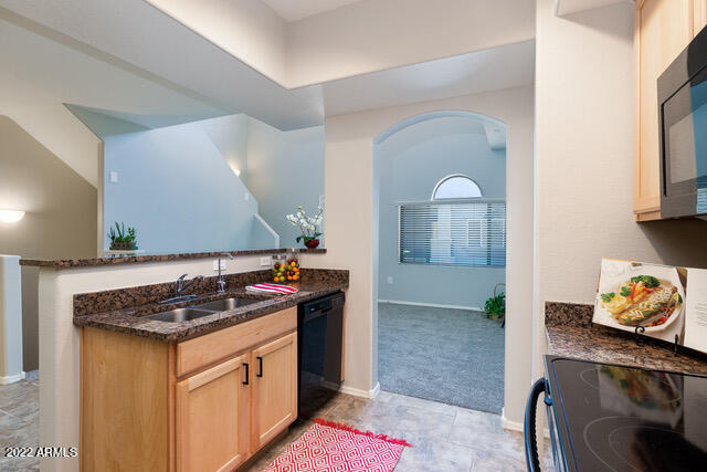 2150 West Alameda Road, Unit 1399 Phoenix, AZ 85085 - Photo 13 of 36 Kitchen Sink and Bar