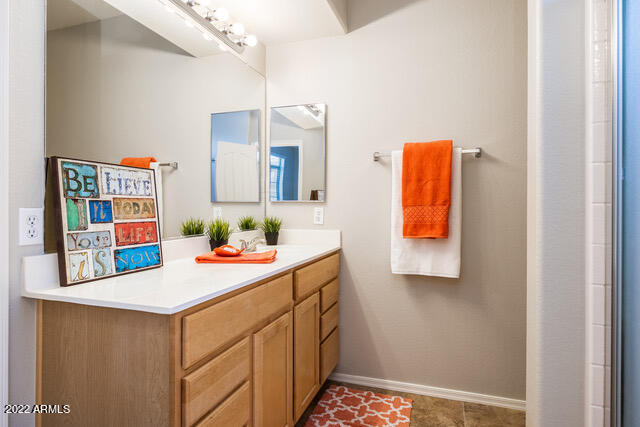 2150 West Alameda Road, Unit 1399 Phoenix, AZ 85085 - Photo 18 of 36 Master Vanity