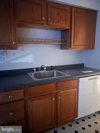 $1,950 | 329 Shawmont Avenue, Unit 1E6329 F, Philadelphia, PA 19128