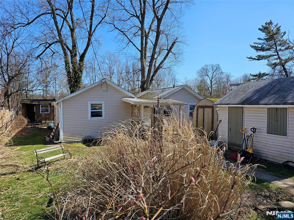 30 Riverside Drive Oakland, NJ 07436 - Photo 2 of 12