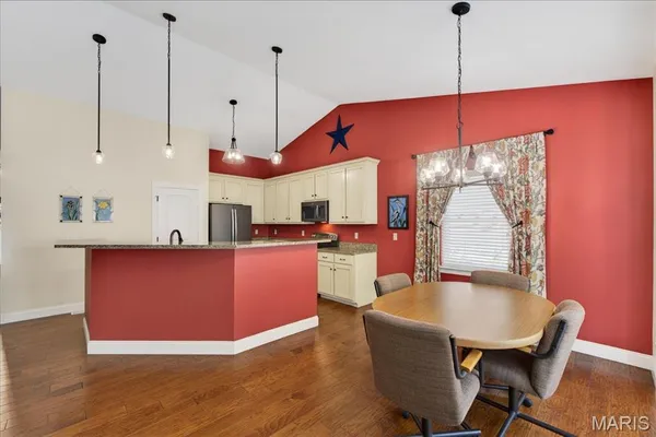 $435,000 | 6712 Silverstone Court, Byrnes Mill, MO 63051