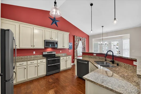 $435,000 | 6712 Silverstone Court, Byrnes Mill, MO 63051