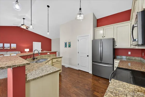 $435,000 | 6712 Silverstone Court, Byrnes Mill, MO 63051