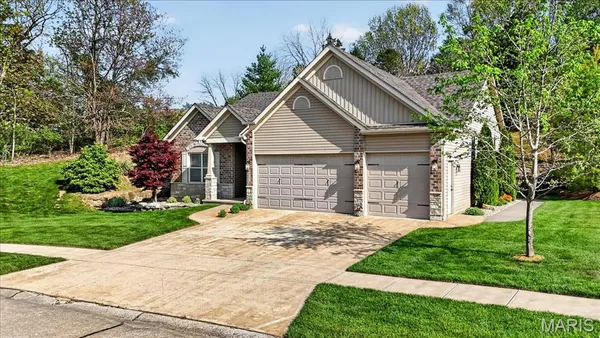 $435,000 | 6712 Silverstone Court, Byrnes Mill, MO 63051