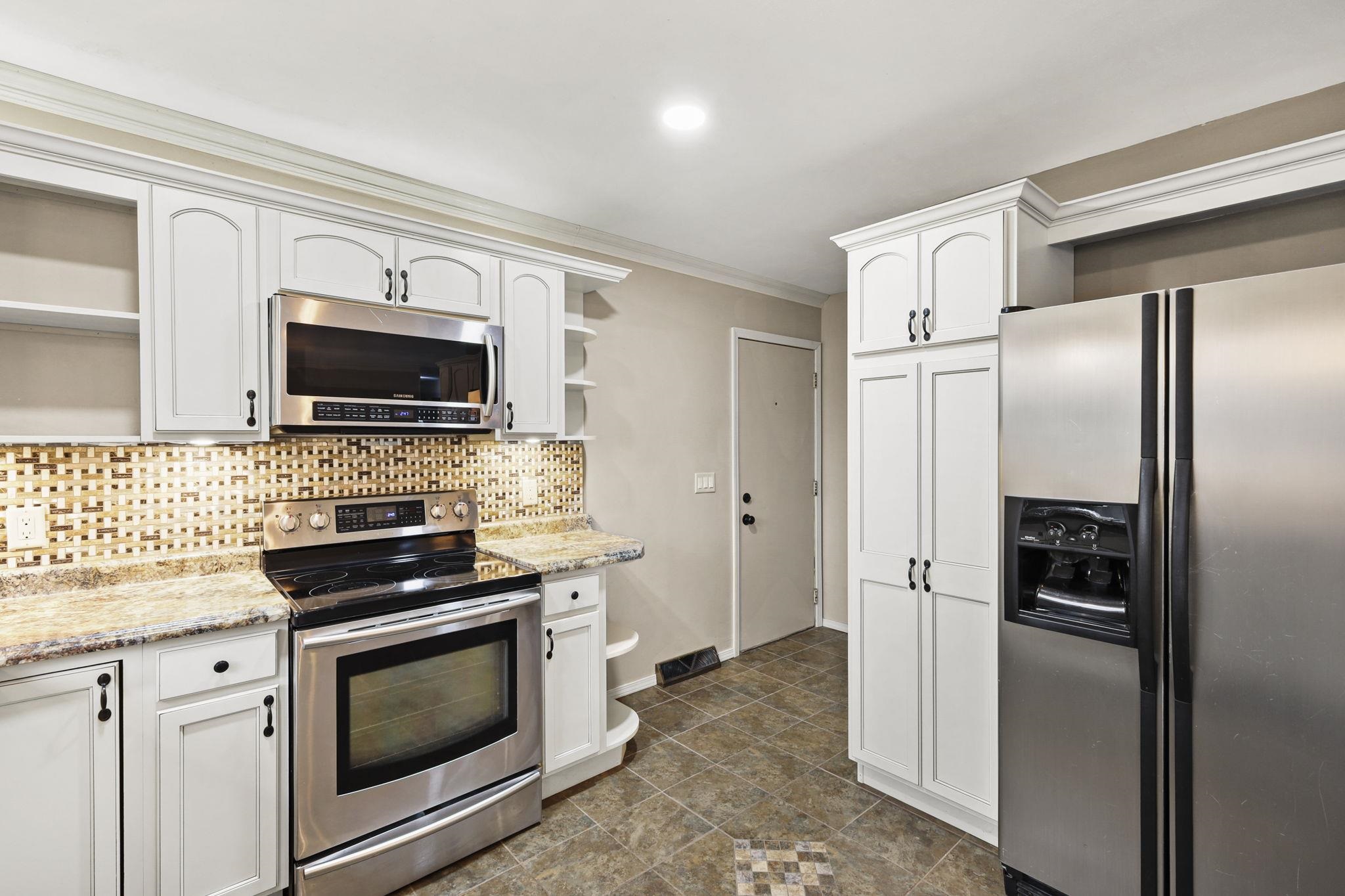 2610 Gladeview Road Cottage Grove, WI 53527 - Photo 12 of 37