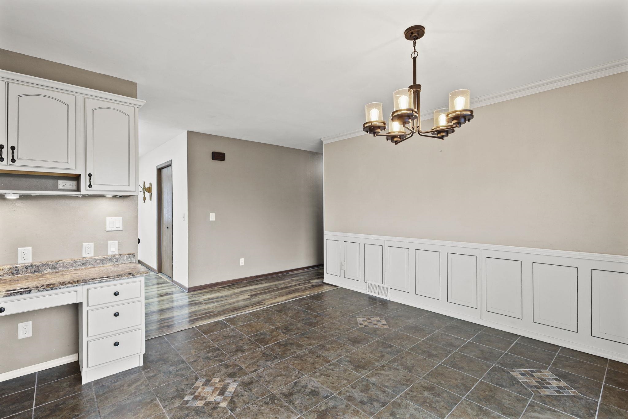 2610 Gladeview Road Cottage Grove, WI 53527 - Photo 6 of 37