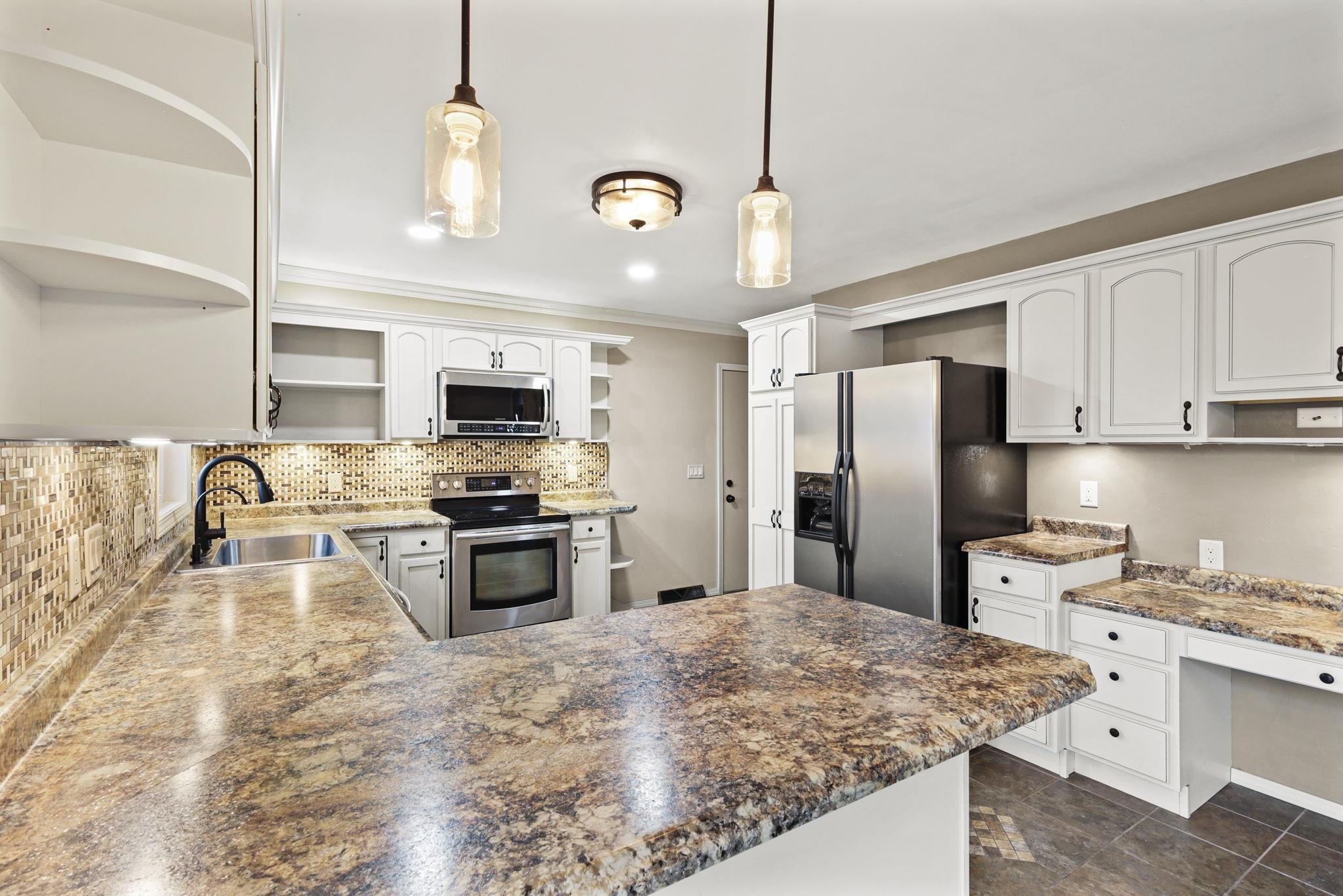 2610 Gladeview Road Cottage Grove, WI 53527 - Photo 8 of 37