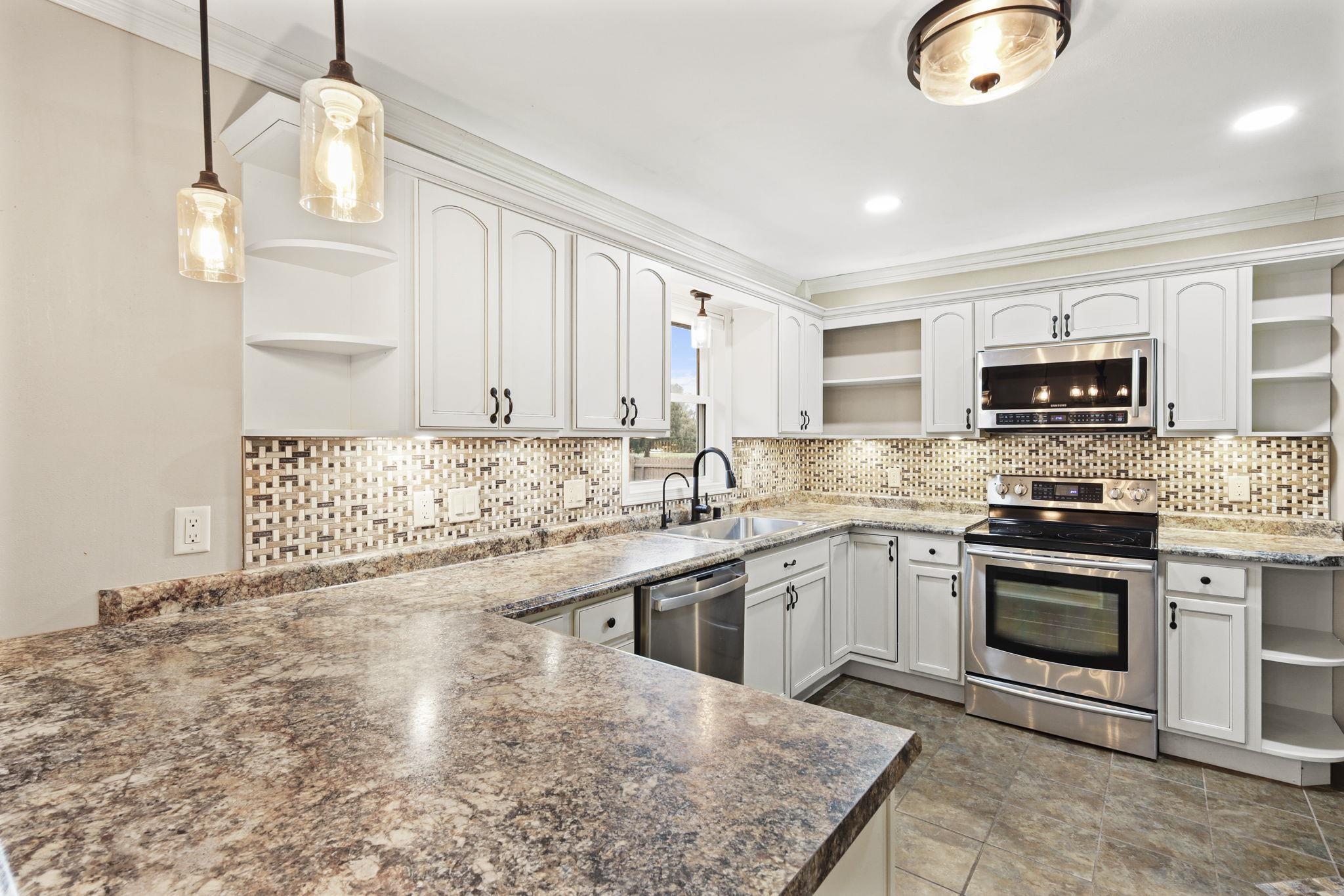 2610 Gladeview Road Cottage Grove, WI 53527 - Photo 9 of 37