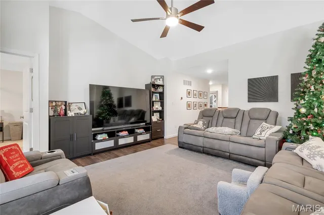 $329,900 | 38 Brush Crk Drive, Pacific, MO 63069