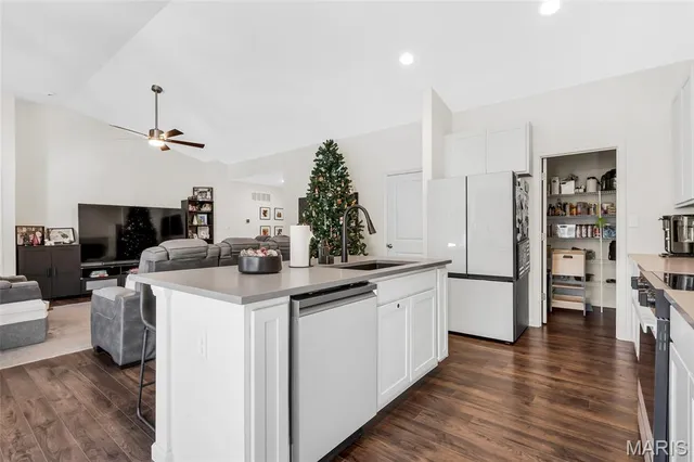 $329,900 | 38 Brush Crk Drive, Pacific, MO 63069