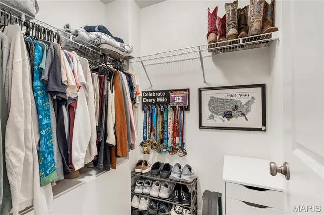 $329,900 | 38 Brush Crk Drive, Pacific, MO 63069