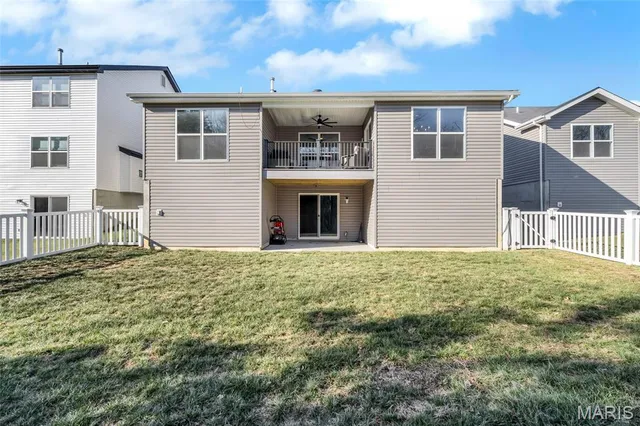 $329,900 | 38 Brush Crk Drive, Pacific, MO 63069