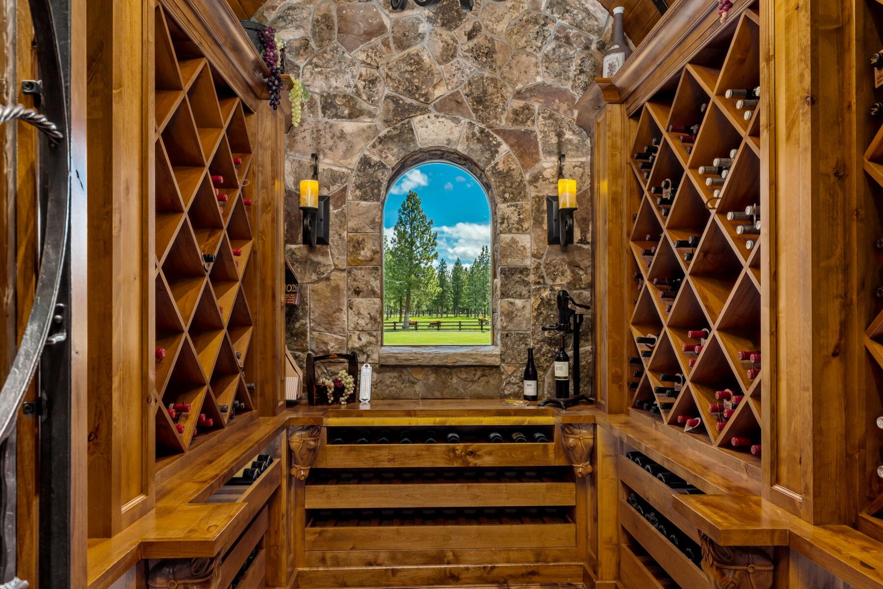16400 Jordan Road Sisters, OR 97759 - Photo 19 of 101 600+ bottle Wine Room