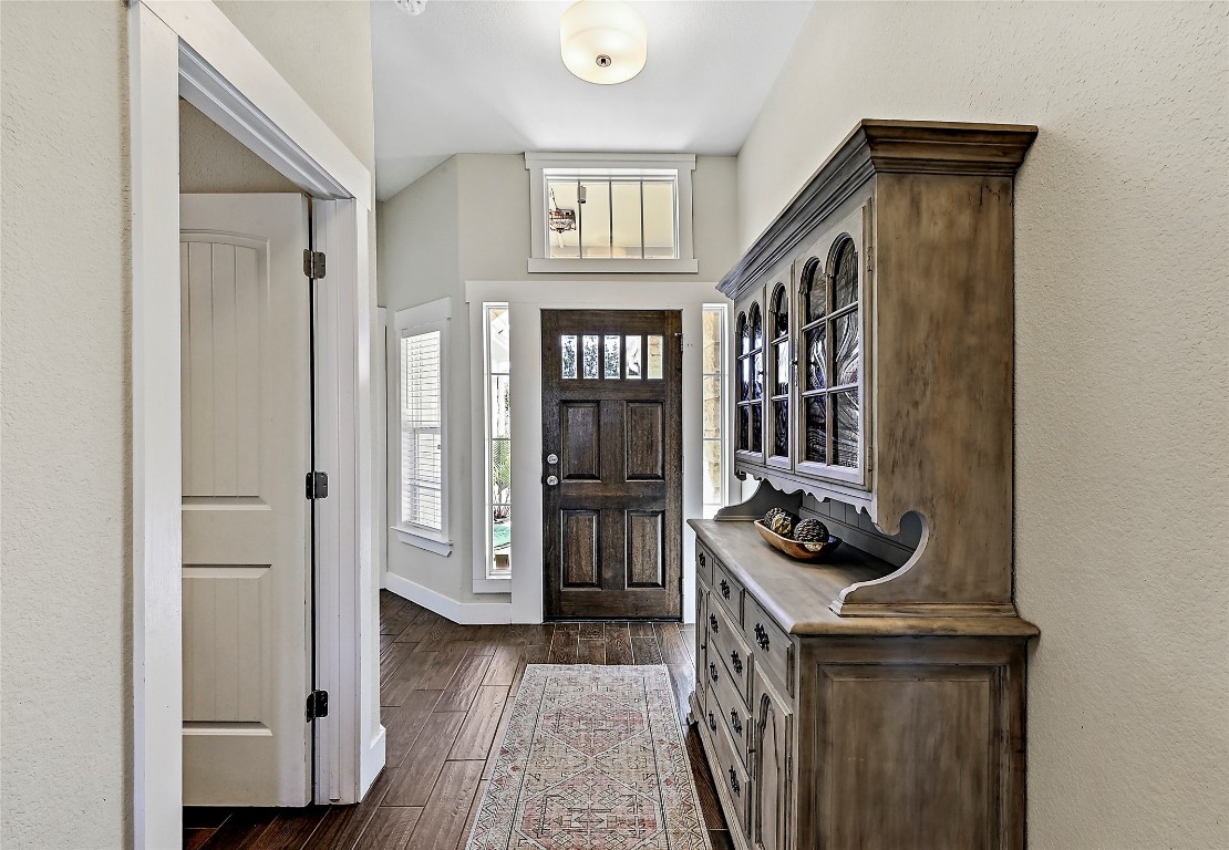 1 Rolling Hills Road Wimberley, TX 78676 - Photo 5 of 30 a view of an entryway and livingroom