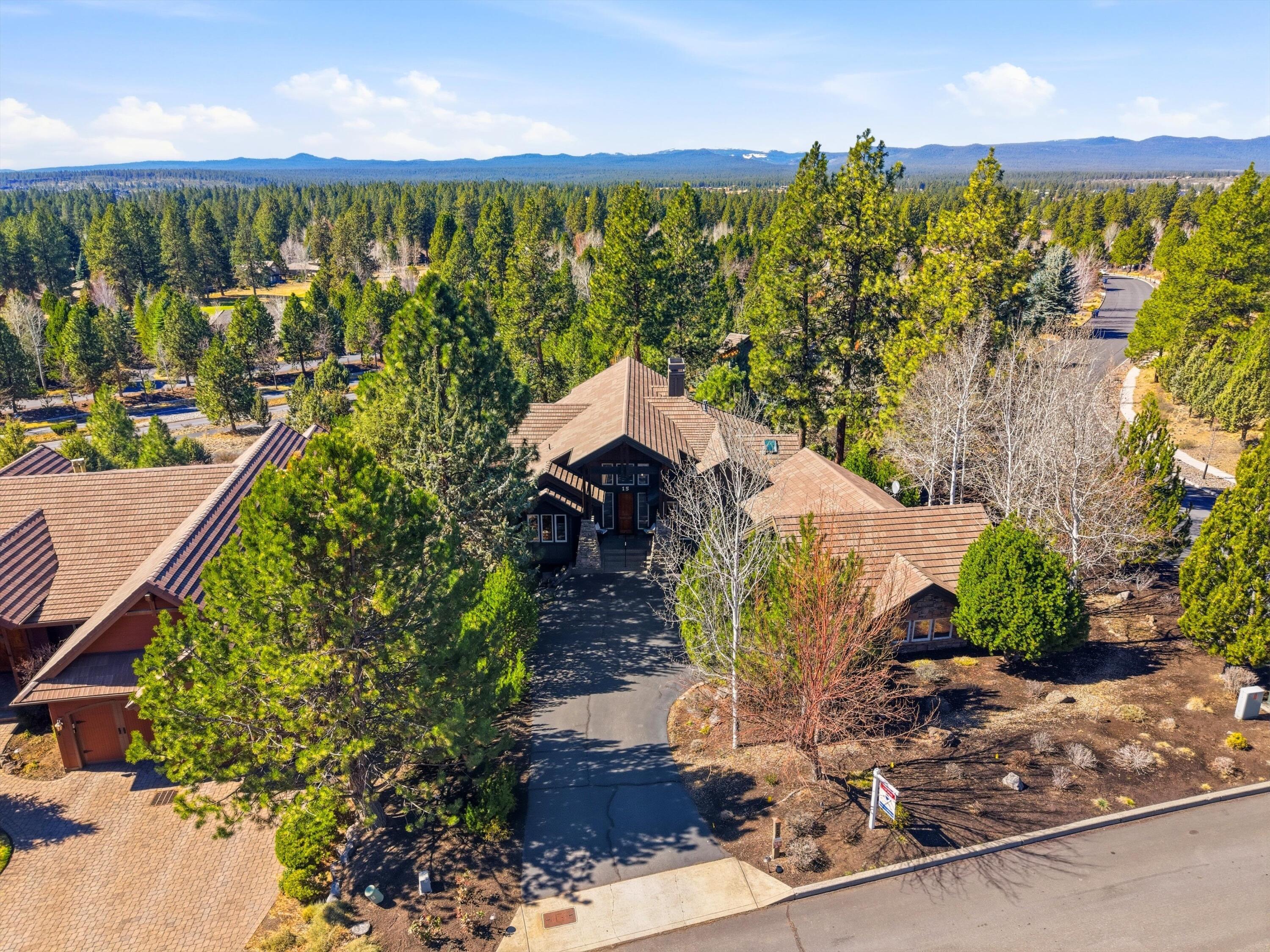15 Southwest Quail Butte Place Bend, OR 97703 - Photo 6 of 55