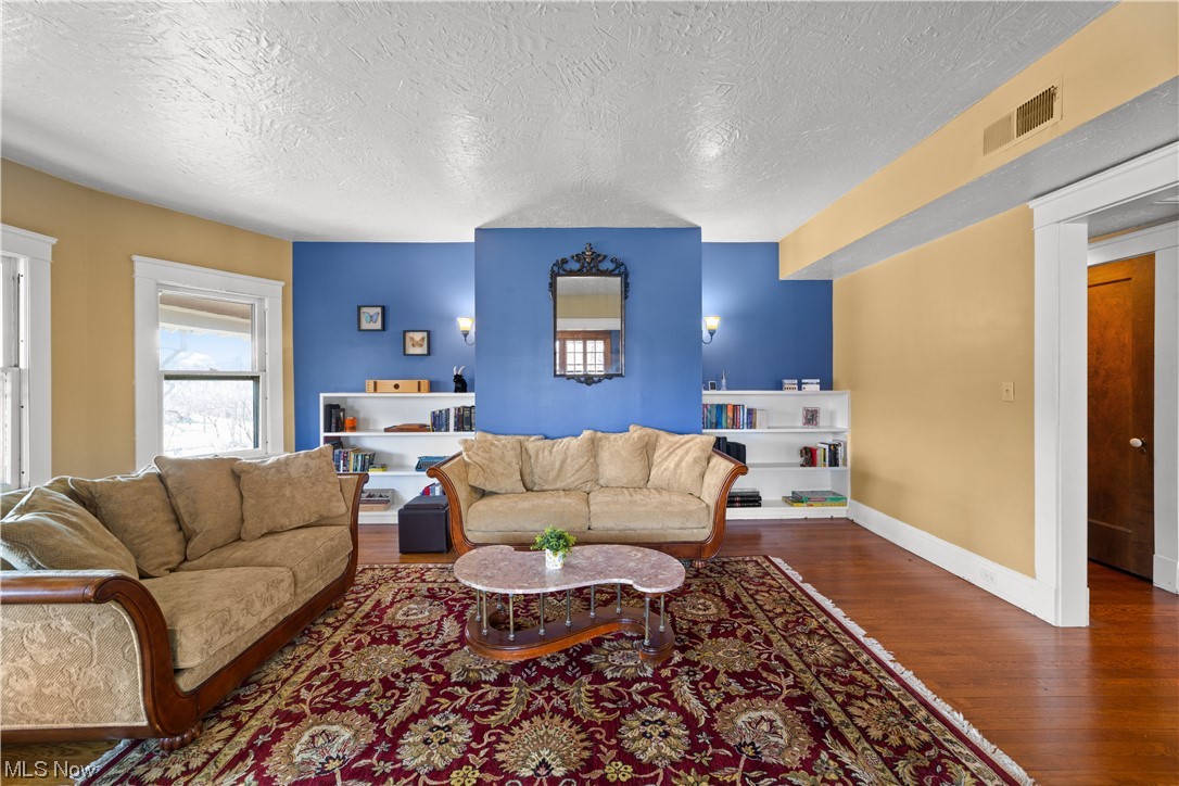 2707 Lancashire Road, Unit 15 Cleveland, OH 44106 - Photo 6 of 33