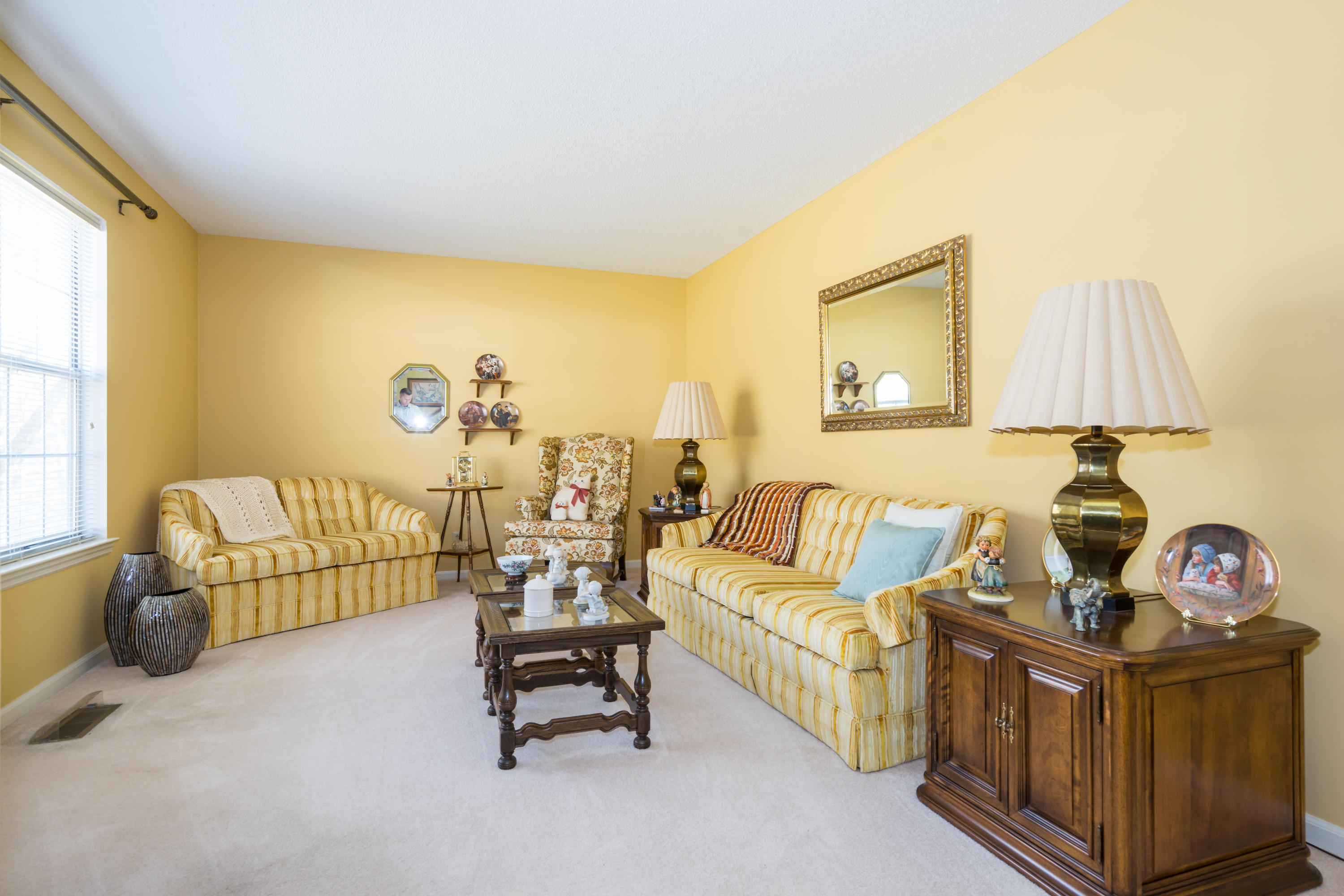 6746 Big Ridge Road Hixson, TN 37343 - Photo 3 of 22 Living Room