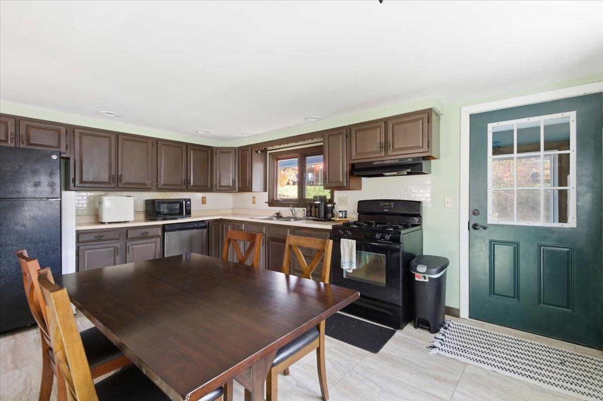 48 Canal Drive Readsboro, VT 05350 - Photo 7 of 54