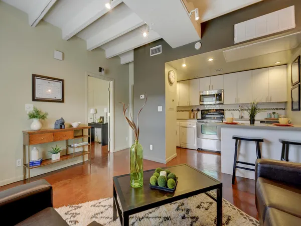 $1,500 | 2408 Leon Street, Unit 316, Austin, TX 78705