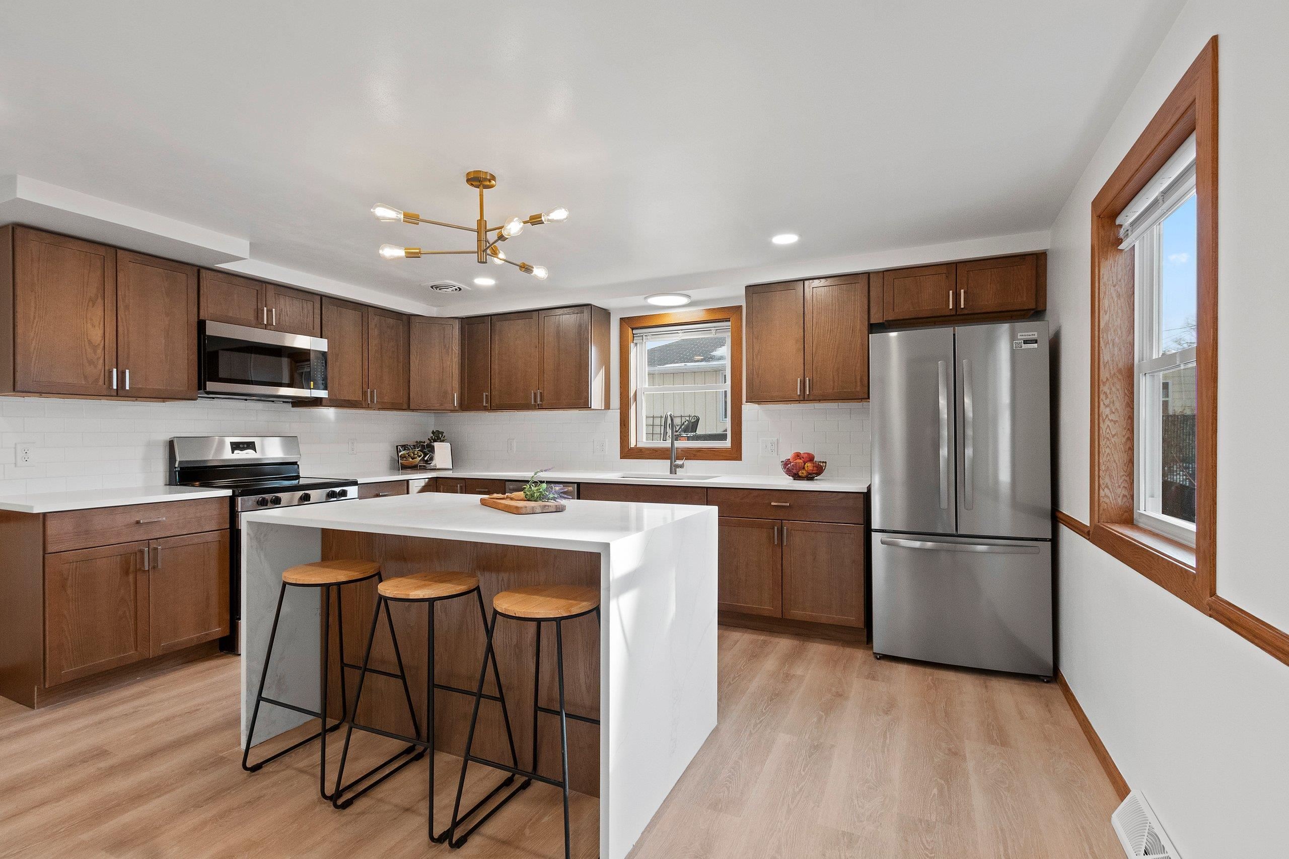 417 West 3rd Street Kimberly, WI 54136 - Photo 2 of 38