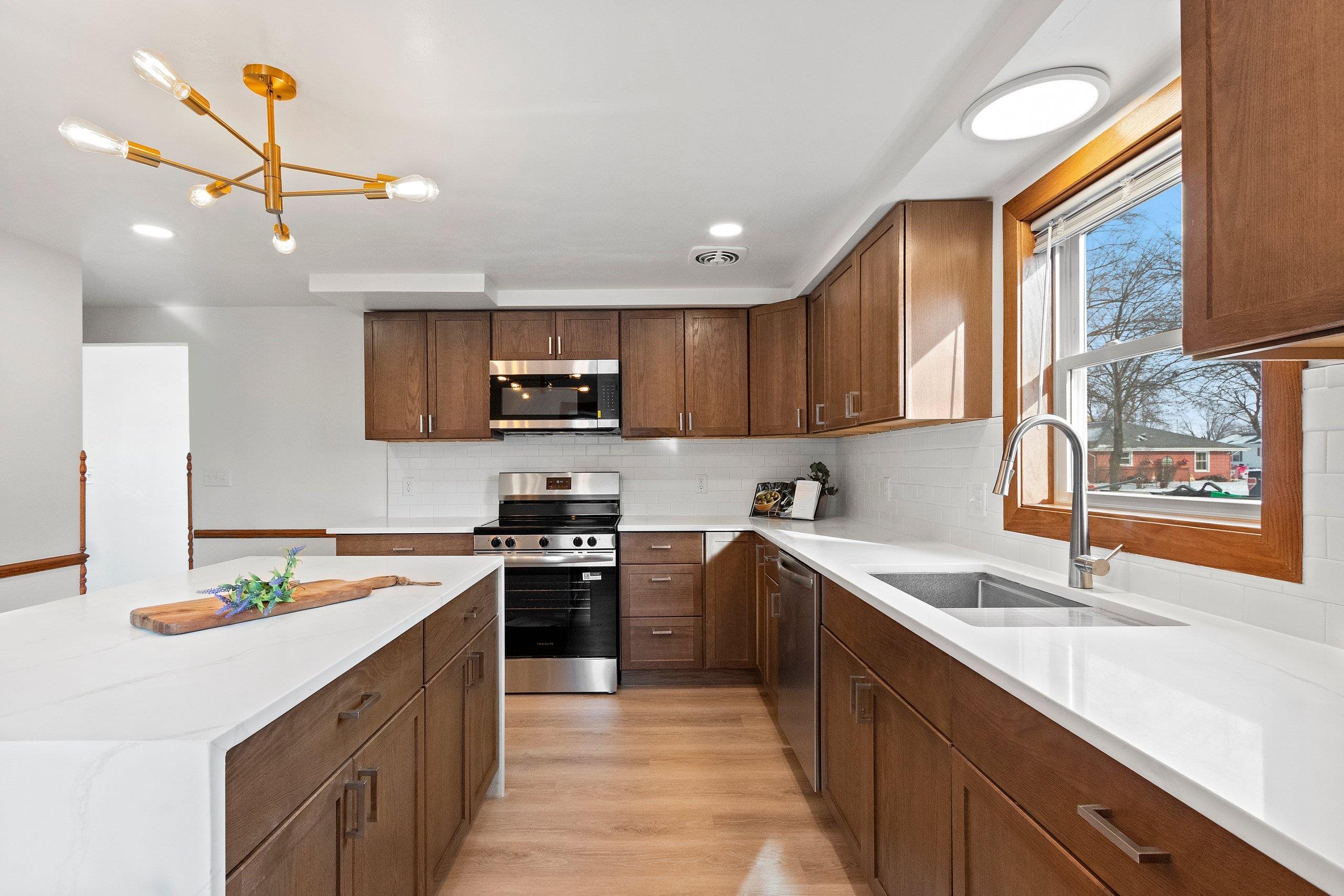 417 West 3rd Street Kimberly, WI 54136 - Photo 4 of 38