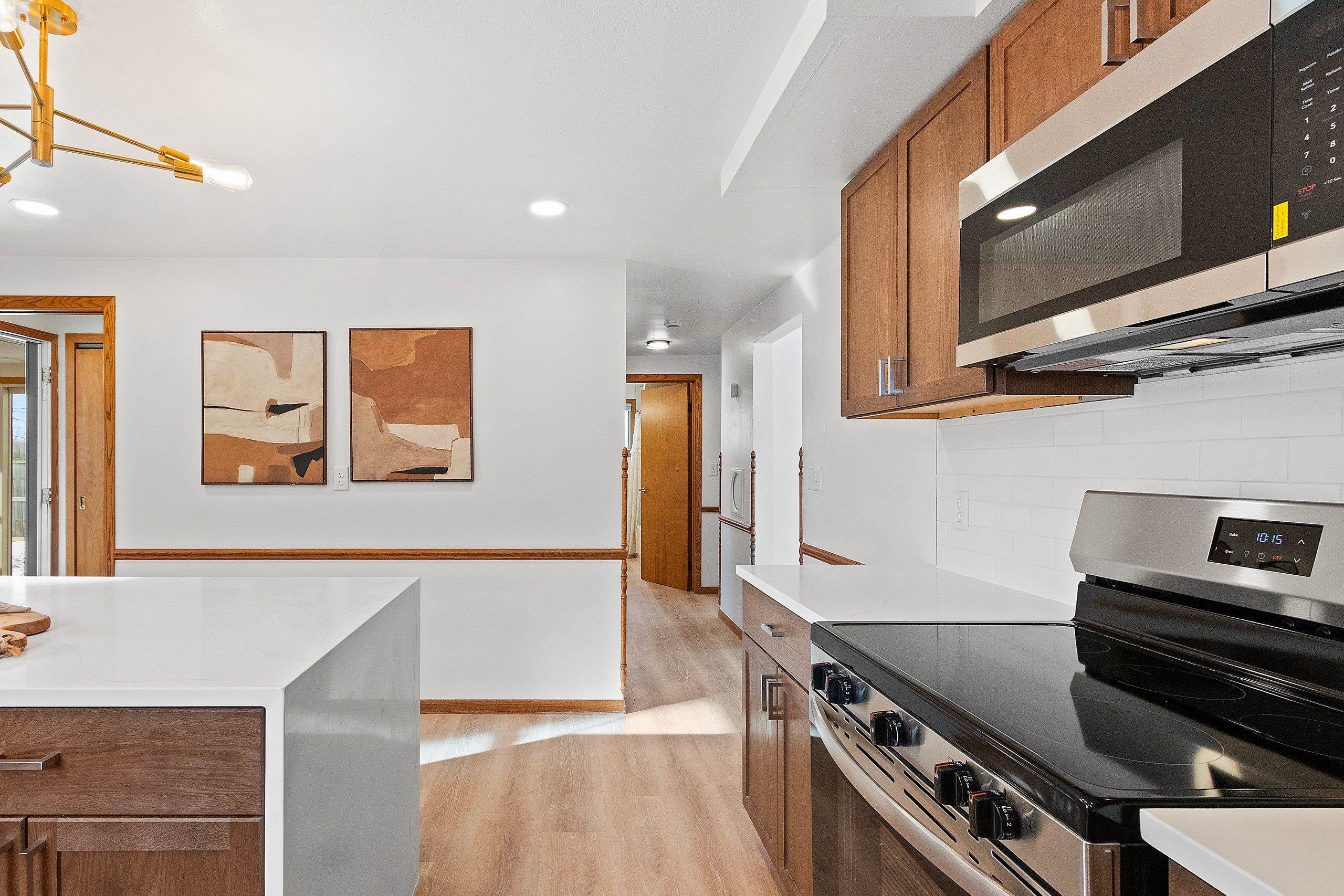 417 West 3rd Street Kimberly, WI 54136 - Photo 7 of 38