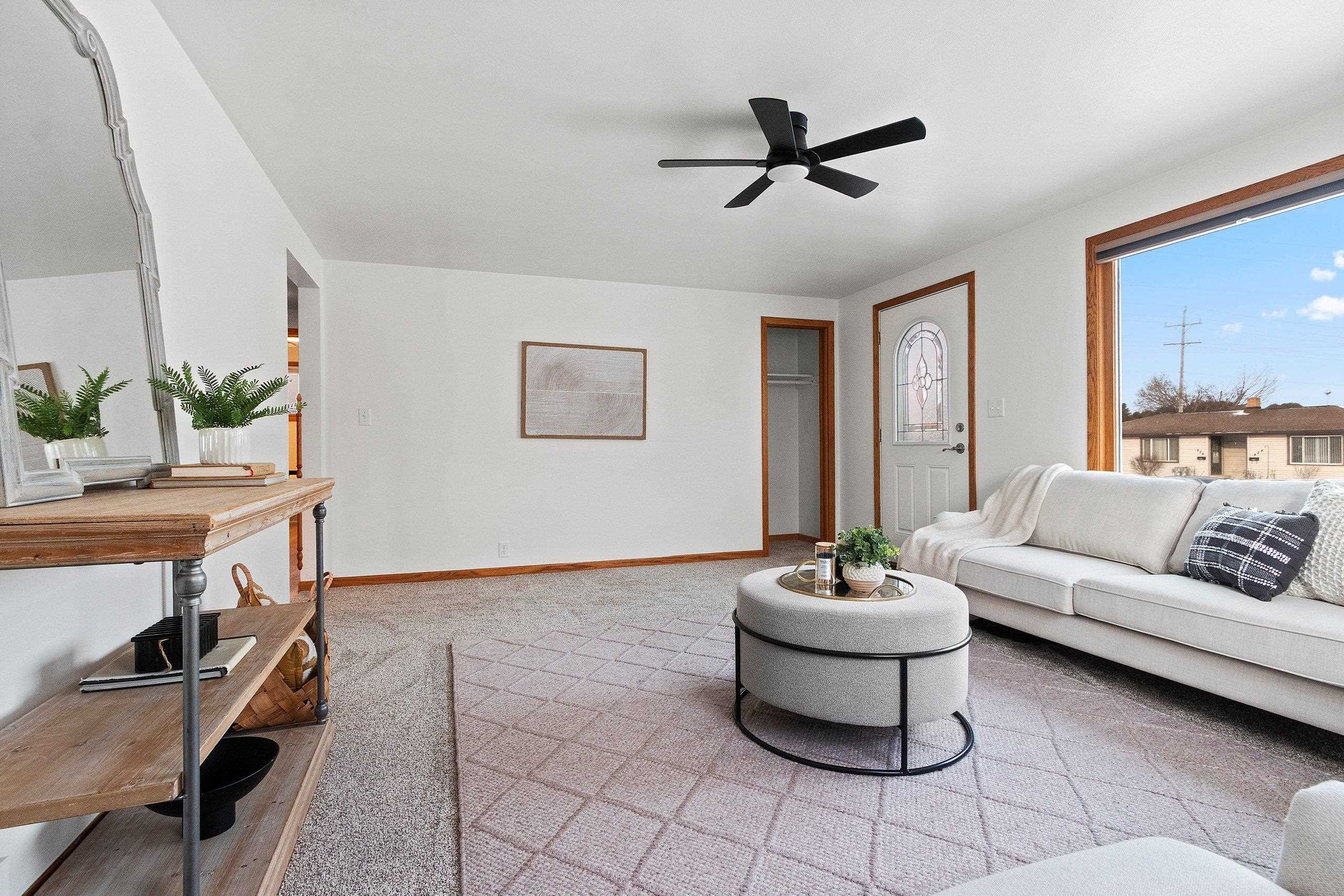 417 West 3rd Street Kimberly, WI 54136 - Photo 9 of 38