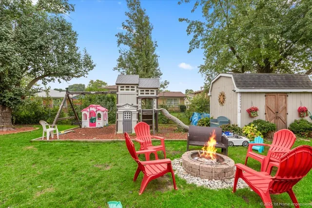 $359,900 | 15309 Walnut Road, Oak Forest, IL 60452