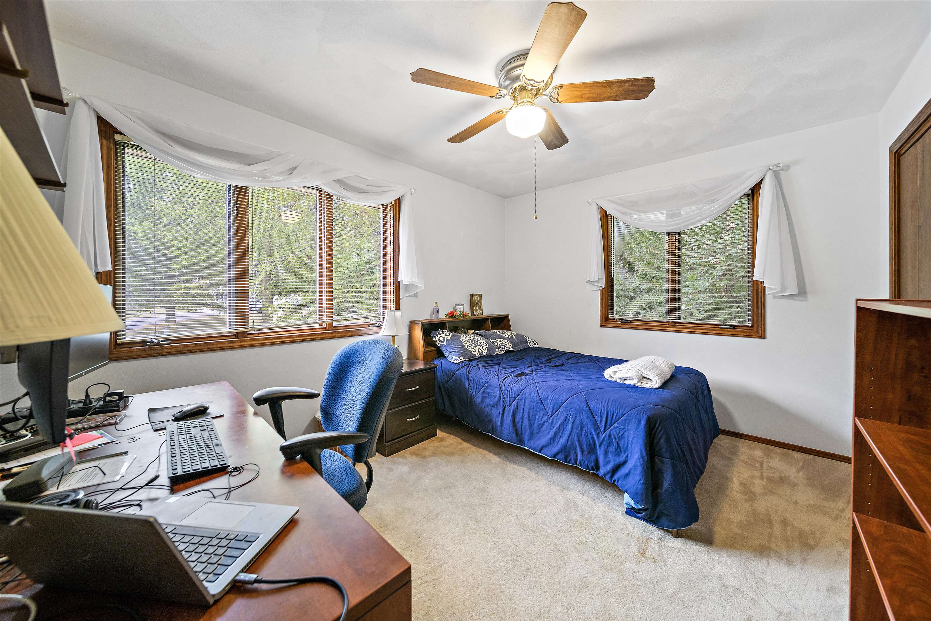 692 Sioux Drive Freeport, IL 61032 - Photo 20 of 36 a bedroom with a bed and a large window