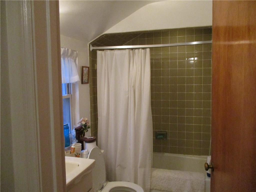 1589 Riverside Drive Verona, PA 15147 - Photo 13 of 16 Bathroom