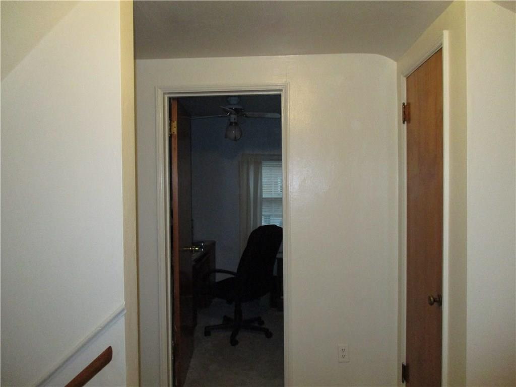 1589 Riverside Drive Verona, PA 15147 - Photo 14 of 16 Upstairs hallway