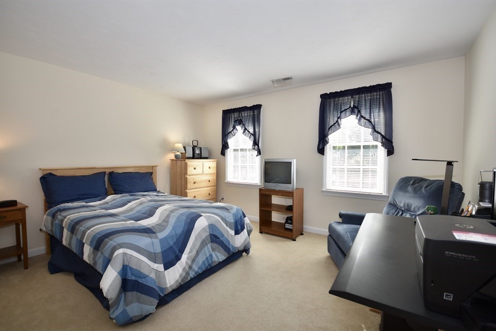 26 Boxberry Drive Rochester, MA 02770 - Photo 23 of 30