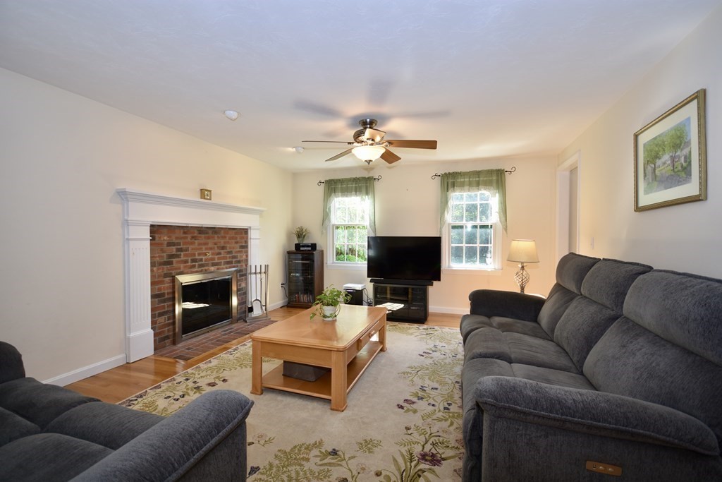 26 Boxberry Drive Rochester, MA 02770 - Photo 6 of 30