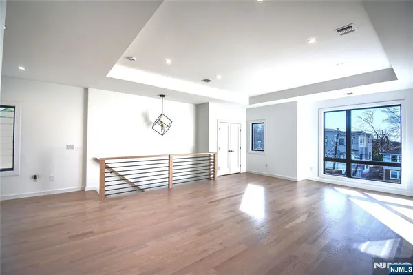 $4,995 | 35 Henry Avenue, Unit 2, Palisades Park, NJ 07650
