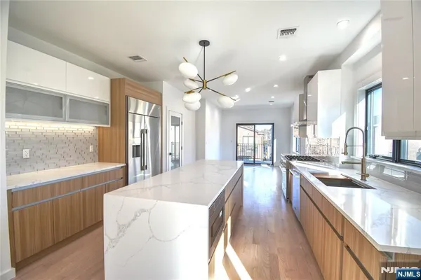 $4,995 | 35 Henry Avenue, Unit 2, Palisades Park, NJ 07650