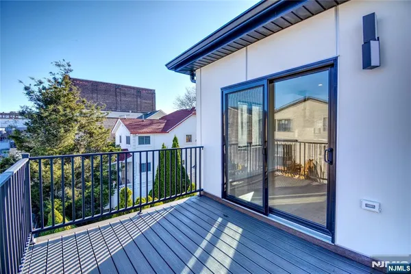 $4,995 | 35 Henry Avenue, Unit 2, Palisades Park, NJ 07650