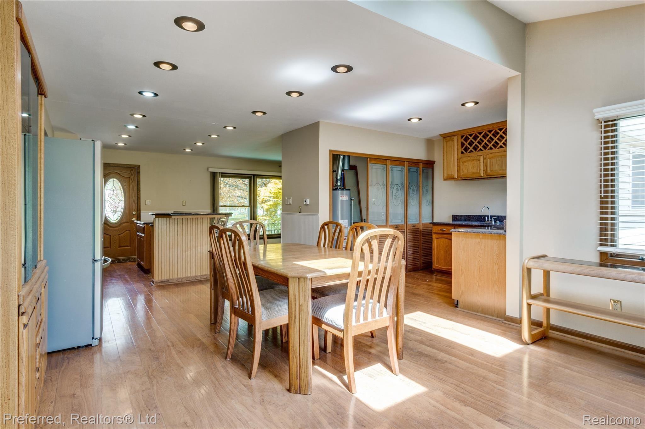 40519 Lotzford Road Canton, MI 48187 - Photo 13 of 44 13.jpg