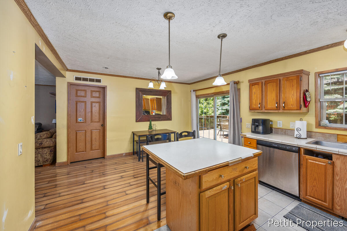 2481 Bauer Road Jenison, MI 49428 - Photo 8 of 30 2481-Bauer_008