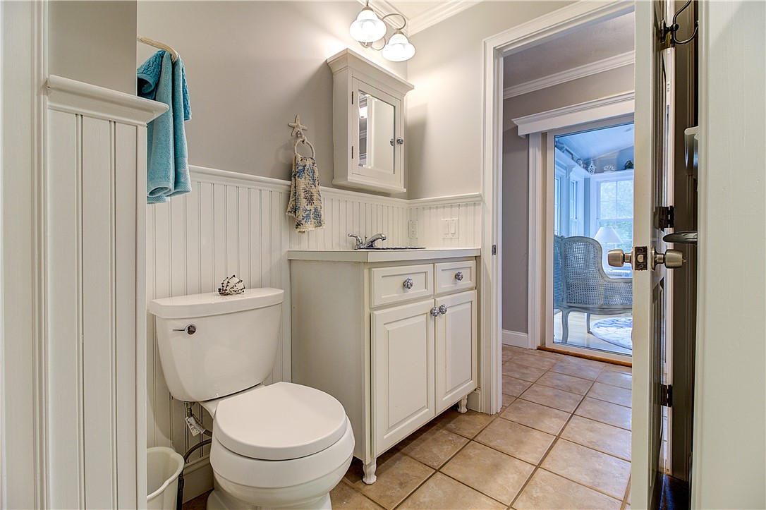 45 Algonquin Road Narragansett, RI 02882 - Photo 17 of 47