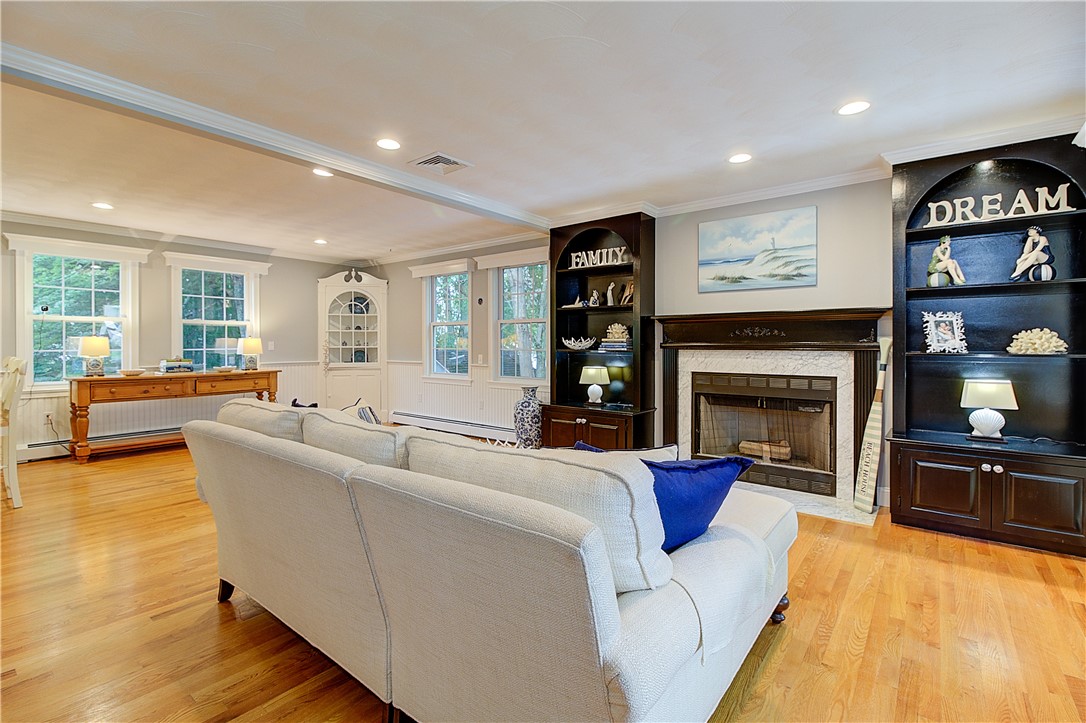 45 Algonquin Road Narragansett, RI 02882 - Photo 19 of 47