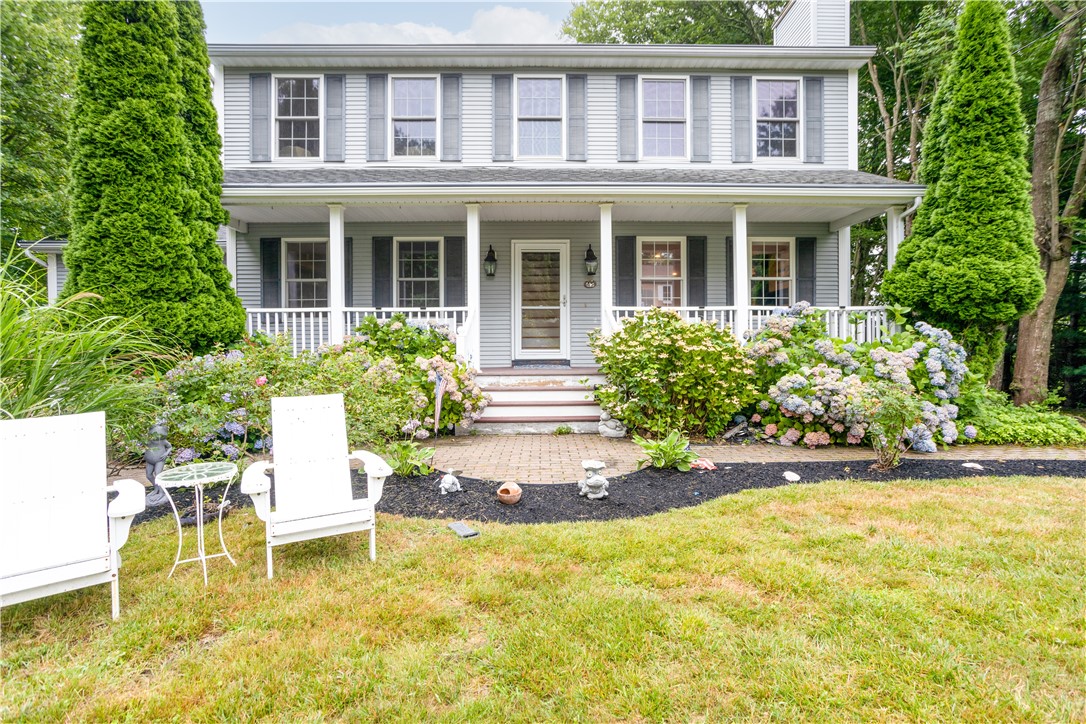 45 Algonquin Road Narragansett, RI 02882 - Photo 2 of 47