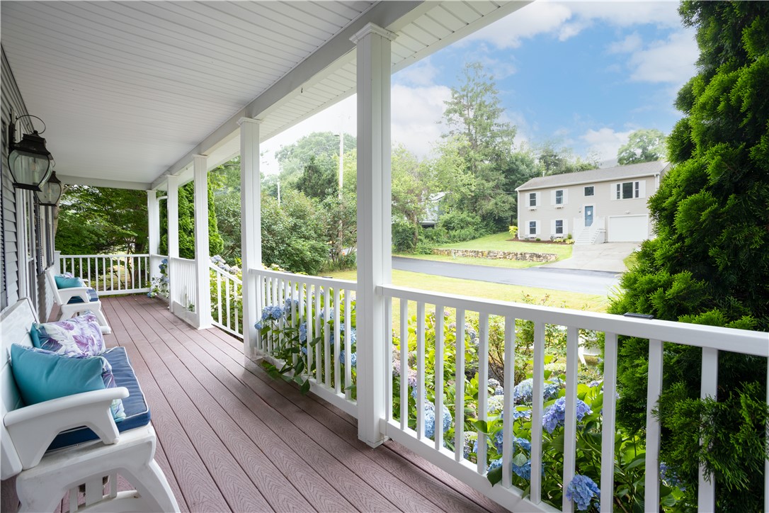 45 Algonquin Road Narragansett, RI 02882 - Photo 8 of 47