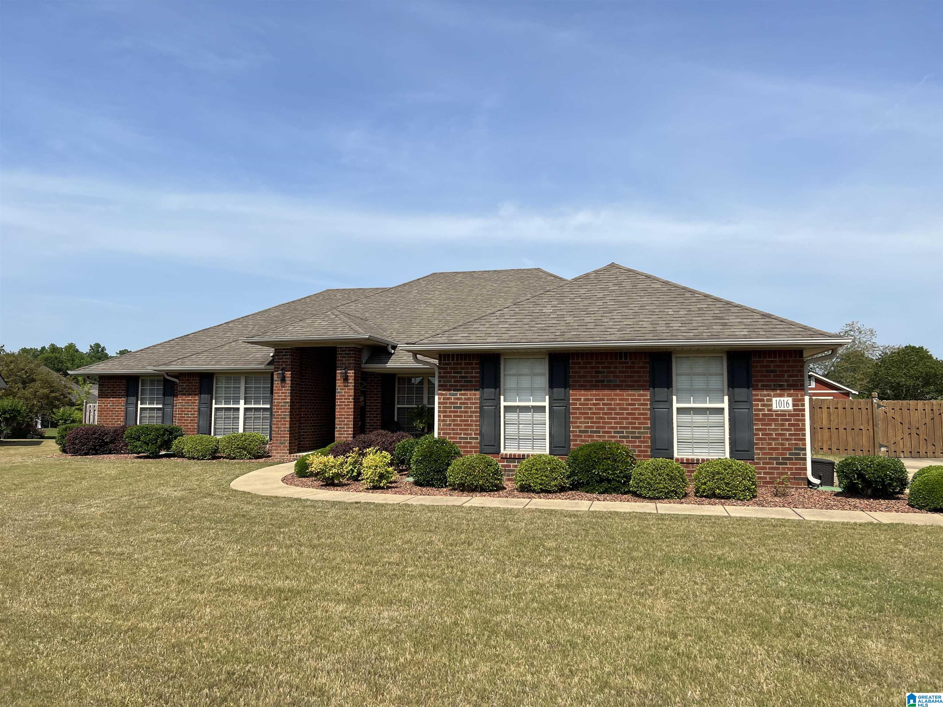 1016 Conner Circle Alabaster, AL 35007 - Photo 3 of 50