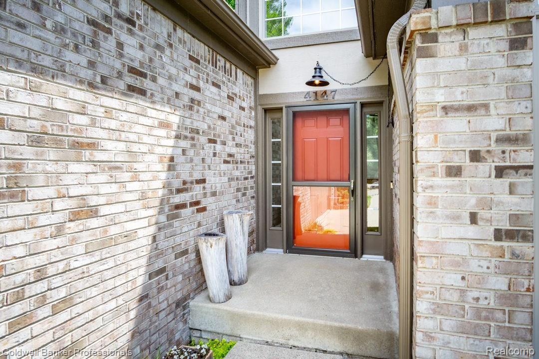 4147 Calumet Drive Rochester, MI 48306 - Photo 4 of 35 4147-Calumet-Dr-05.jpg