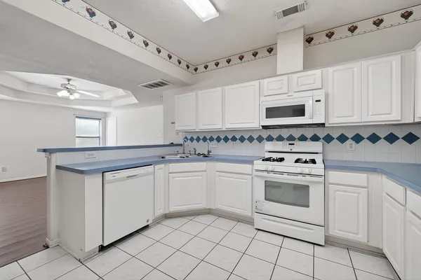 $2,100 | 15903 Timber Chase Drive, Houston, TX 77082