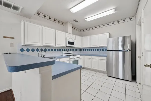 $2,100 | 15903 Timber Chase Drive, Houston, TX 77082