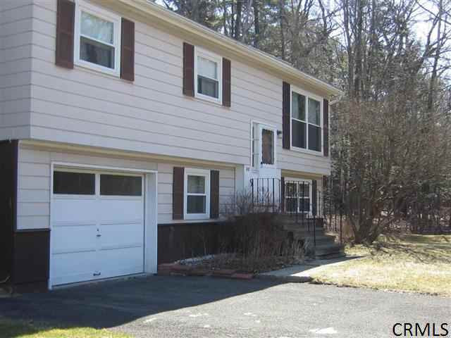 33 Manchester Road Voorheesville, NY 12186 - Photo 3 of 24 Photo 3