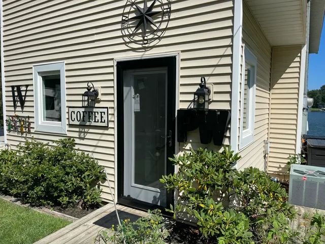 $650,000 | 727 Treasure Island Drive, Mattawan, MI 49071