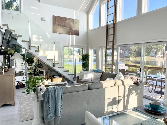 $650,000 | 727 Treasure Island Drive, Mattawan, MI 49071