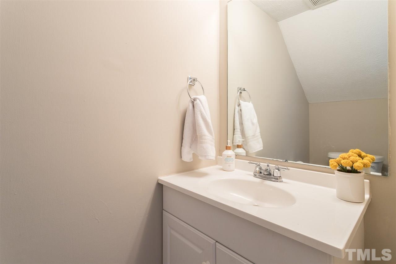 8608 Keegan Court Raleigh, NC 27613 - Photo 16 of 29 Gallery Image 16
